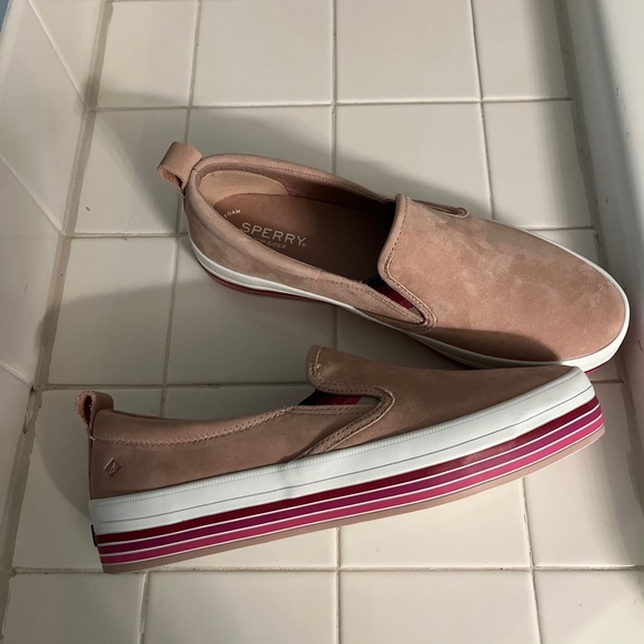 NWOB Sperry Crest Twin Gore Platform Stripe Rose Slip On Sneaker shoes Sz 10 - Picture 1 of 6